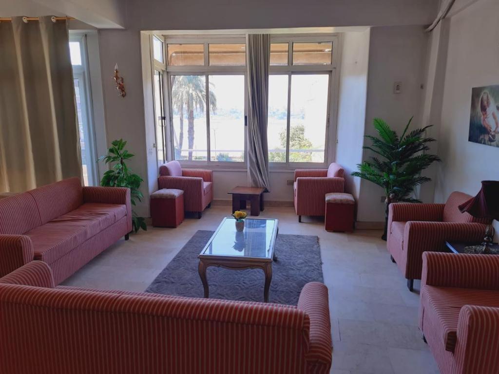 East Luxor Apartments With Nile Views Jazirat al Awwamiyah Bagian luar foto
