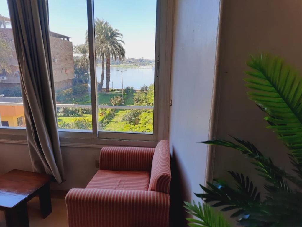 East Luxor Apartments With Nile Views Jazirat al Awwamiyah Bagian luar foto